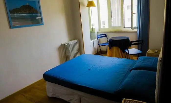 Tek Büyük Yataklı Oda, 1 Çift Kişilik Yatak, Ortak Banyo