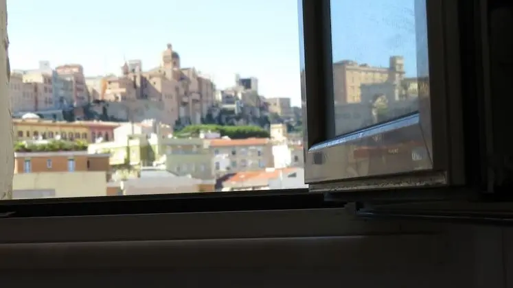 Tek Büyük Yataklı Oda, 1 Çift Kişilik Yatak, Ortak Banyo