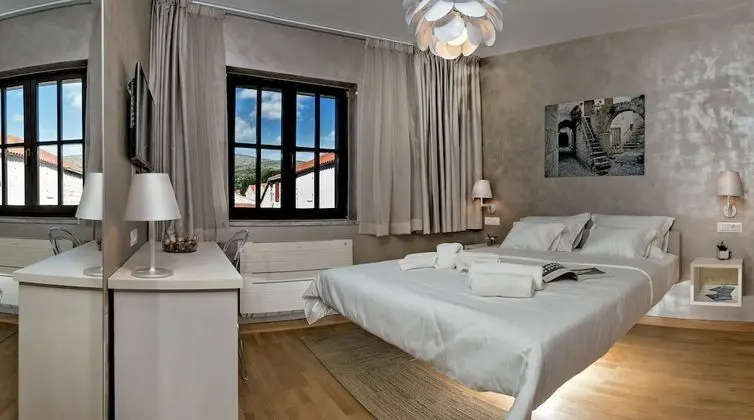 Standard Tek Büyük Yataklı Oda