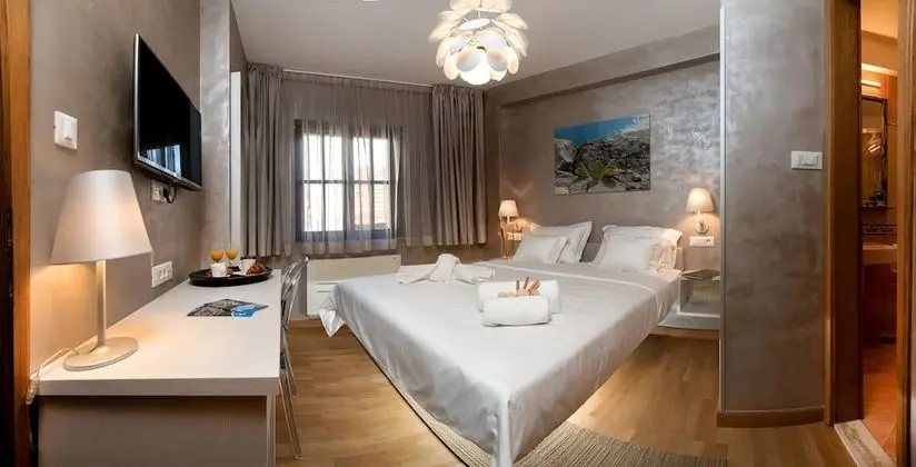 Standard Tek Büyük Yataklı Oda