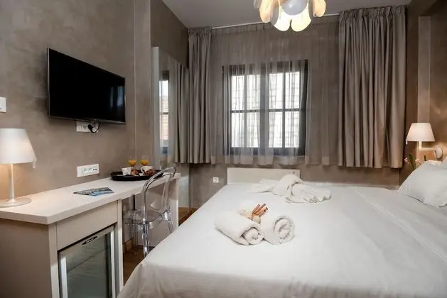 Standard Tek Büyük Yataklı Oda