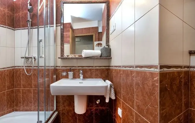 Standard Tek Büyük Yataklı Oda