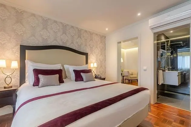 Tek Büyük veya İki Ayrı Yataklı Oda