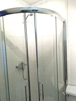 Deluxe Dört Kişilik Oda, Birden Çok Yatak, Sigara İçilmez (Wing King Room 13-Ground Floor)