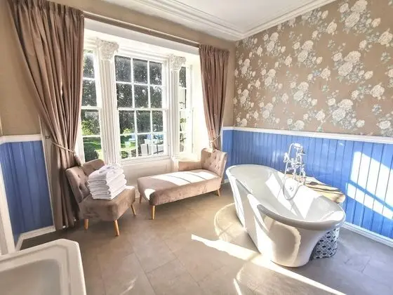 Deluxe Tek Büyük Yataklı Oda, Sigara İçilmez, Banyolu/Duşlu (House Super King Room 4-1st Floor)