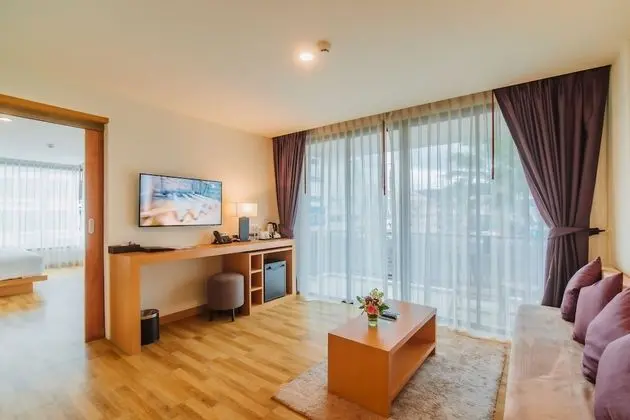 Lunar One Bedroom Suite