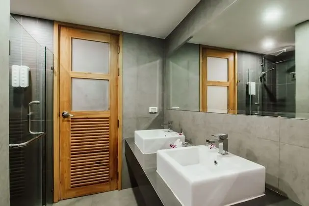 Lunar One Bedroom Suite