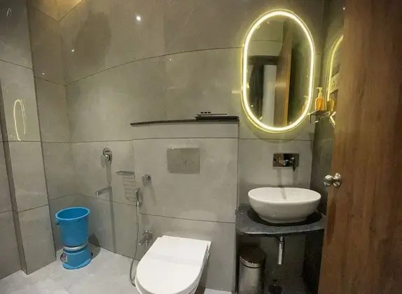 Luxury Oda
