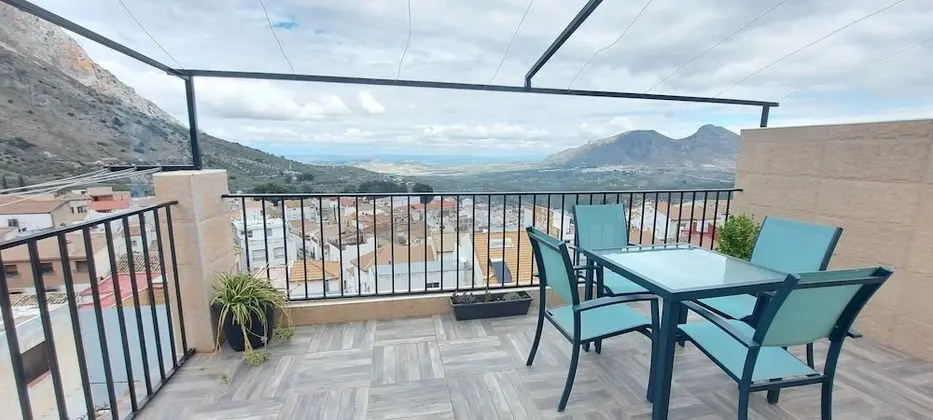 Basic Ev, 4 Yatak Odası, Dağ Manzaralı