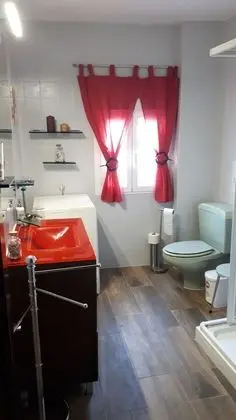 Basic Ev, 4 Yatak Odası, Dağ Manzaralı