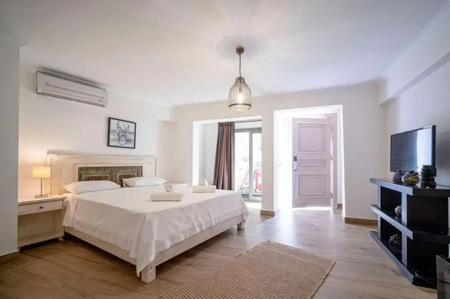 Ekonomik Standart Oda, Giriş Katı