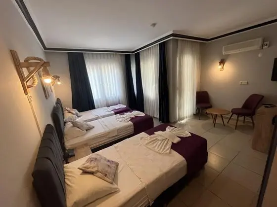 Triple, Bahçe Manzaralı