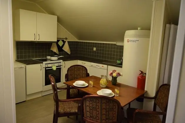 İki Ayrı Yataklı Oda, Ortak Banyo