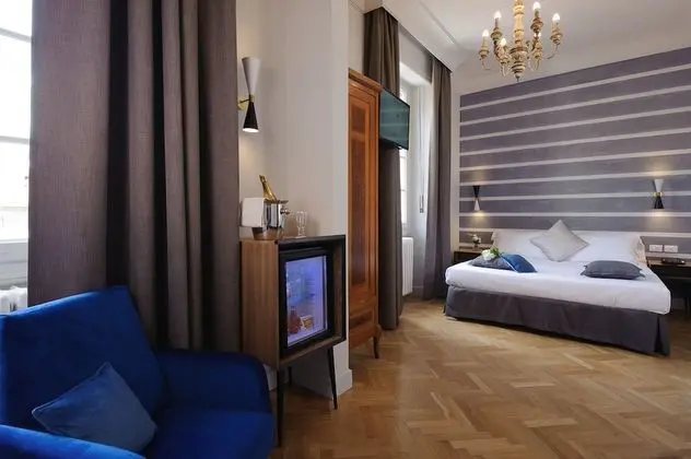 Premium Tek Büyük Yataklı Oda