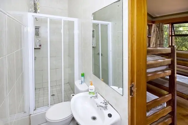 Standard Ortak Ranzalı Oda, Sadece kadınlar için, Banyolu/Duşlu