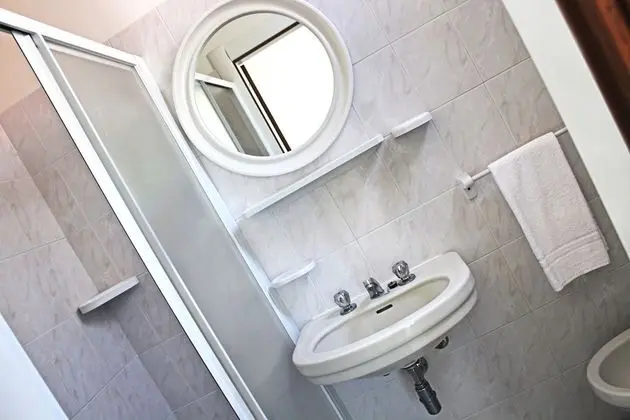 Tek Büyük veya İki Ayrı Yataklı Oda, Bahçe Manzaralı