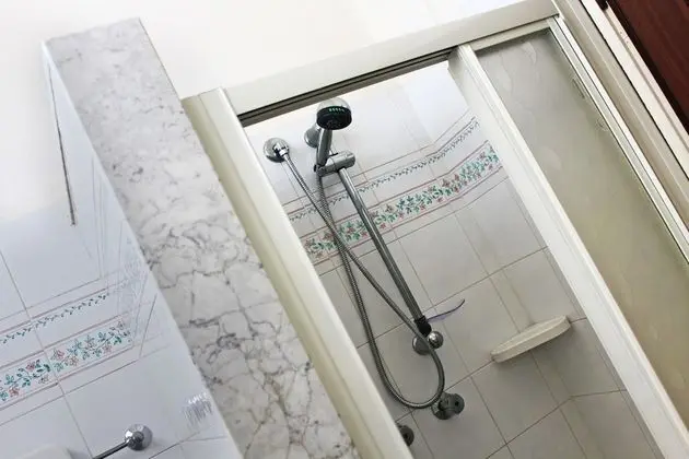Tek Büyük veya İki Ayrı Yataklı Oda, Bahçe Manzaralı