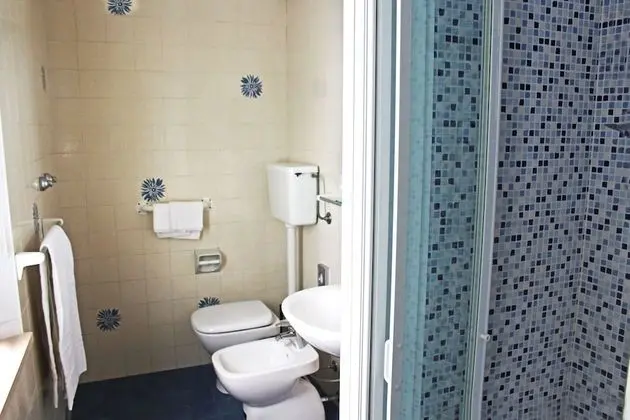 Tek Büyük veya İki Ayrı Yataklı Oda, Bahçe Manzaralı