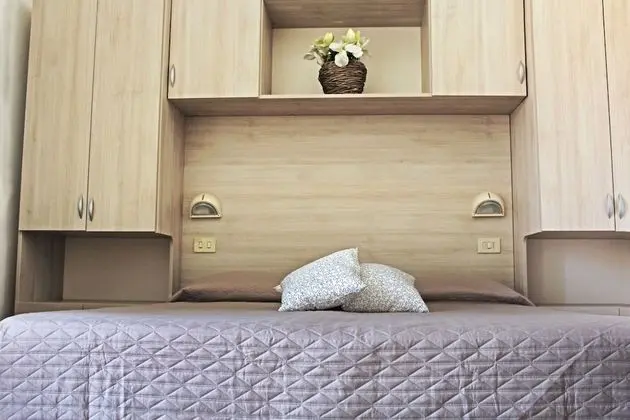 Tek Büyük veya İki Ayrı Yataklı Oda, Balkon, Deniz Manzaralı