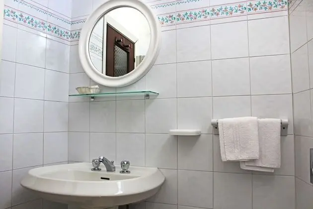 Tek Büyük veya İki Ayrı Yataklı Oda, Balkon, Deniz Manzaralı