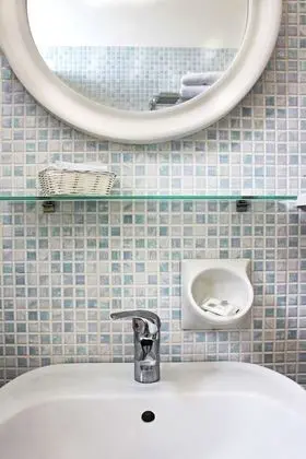 Tek Büyük veya İki Ayrı Yataklı Oda, Balkon, Deniz Manzaralı