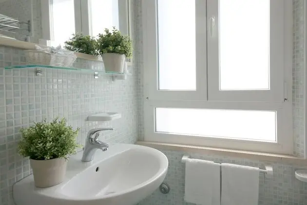 Tek Büyük veya İki Ayrı Yataklı Oda, Balkon, Deniz Manzaralı