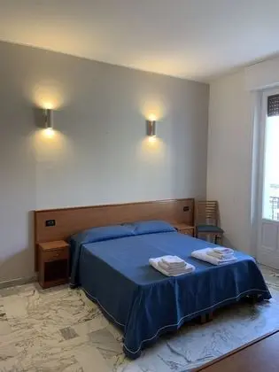 Superior Tek Büyük veya İki Ayrı Yataklı Oda, Avlu Manzaralı, Dağ Yamacı