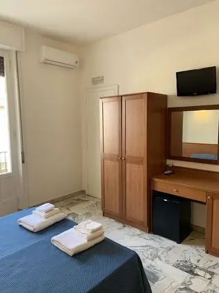 Superior Tek Büyük veya İki Ayrı Yataklı Oda, Avlu Manzaralı, Dağ Yamacı