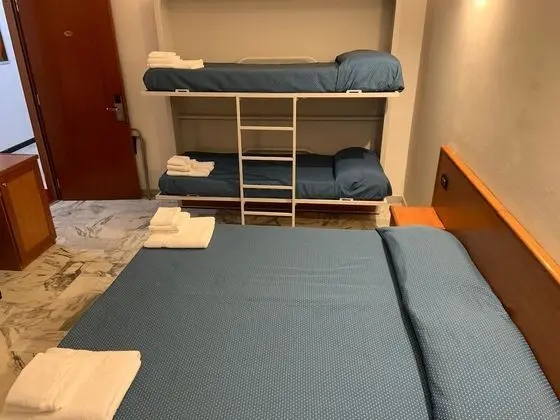 Superior Tek Büyük veya İki Ayrı Yataklı Oda, Avlu Manzaralı, Dağ Yamacı