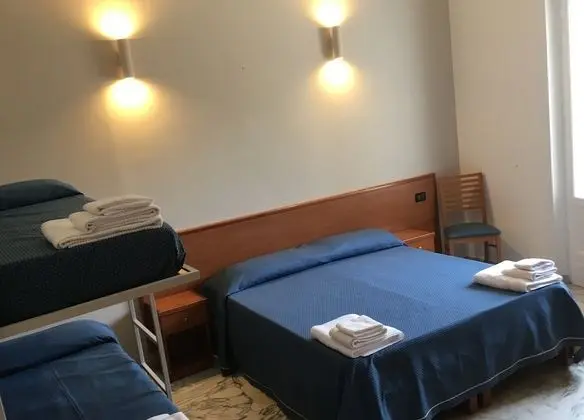 Superior Tek Büyük veya İki Ayrı Yataklı Oda, Avlu Manzaralı, Dağ Yamacı
