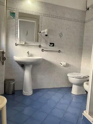 Üç Kişilik Oda