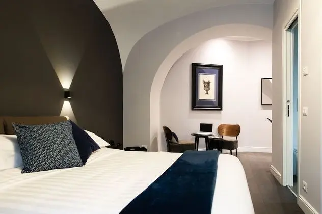 Deluxe Tek Büyük Yataklı Oda