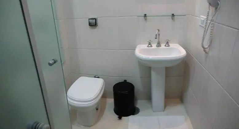 Üç Kişilik Oda