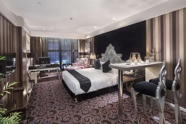 Deluxe Tek Büyük Yataklı Oda