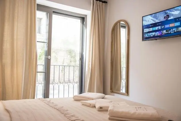 Cumbalı Suite Oda, Avlu Manzaralı, Balkonlu veya Fransız Balkonlu