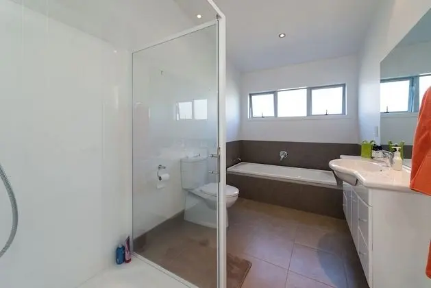 Oda, 2 Tek Kişilik Yatak, Ortak Banyo, Bahçe Manzaralı