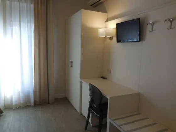 Üç Kişilik Oda