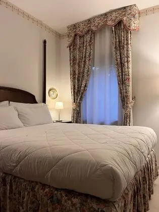 Basic Tek Büyük veya İki Ayrı Yataklı Oda