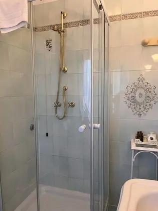 Basic Tek Büyük veya İki Ayrı Yataklı Oda