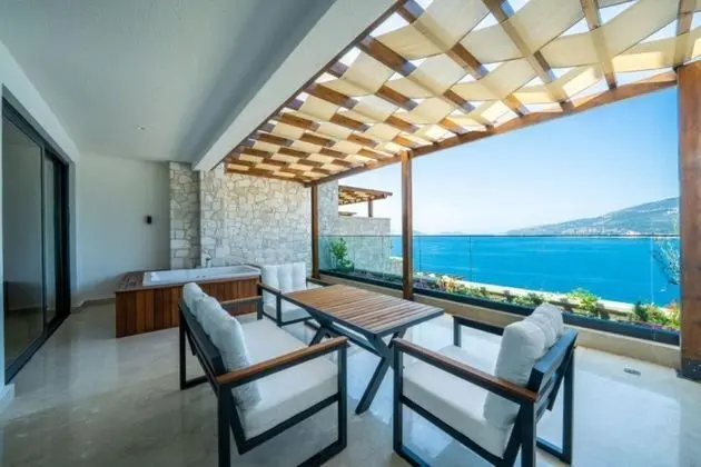 Jakuzili Deluxe Oda, Deniz Manzaralı, Jakuzili