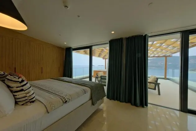 Penthouse Suit, Deniz Manzaralı, Jakuzili ve Teraslı