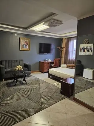 Deluxe Tek Büyük Yataklı Oda
