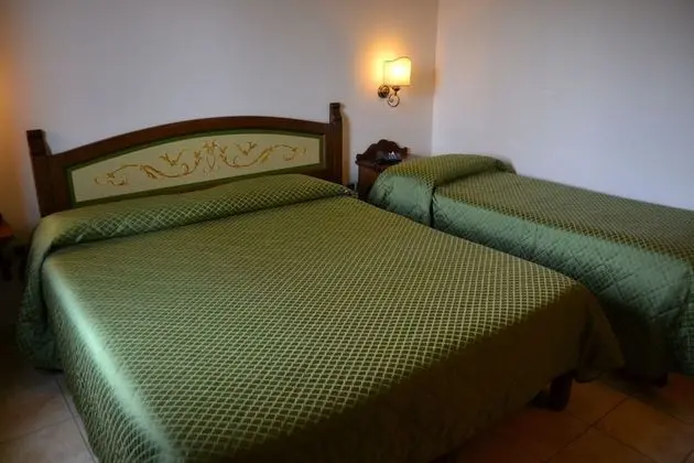 Üç Kişilik Oda