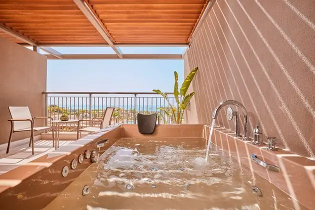 https://images.etstur.com/imgproxy/resize/2560x1440/files/images/hotelImages/etsrooms/517135/_Lusso_Sorgun_20250428102420_9.jpg