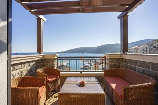 Apart Daire, 2 Yatak Odası, Deniz Manzaralı (C-606)