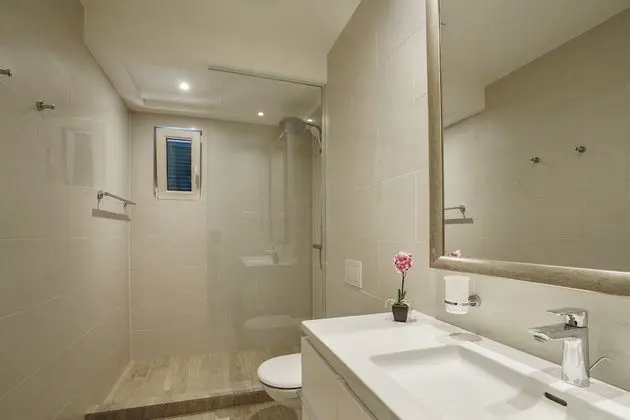 Apart Daire, 2 Yatak Odası, Deniz Manzaralı (F-711)