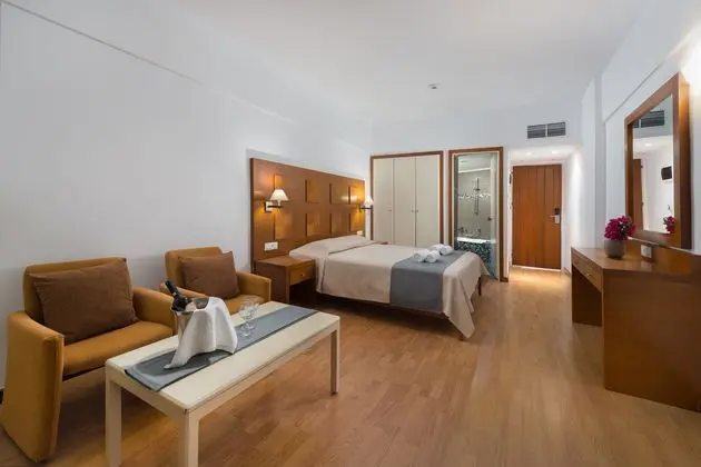 1 Çift Kişilik Veya 2 Tek Kişilik Yatak Sea View