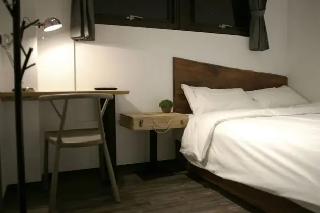 Tek Büyük Yataklı Oda, 1 Çift Kişilik Yatak, Ortak Banyo