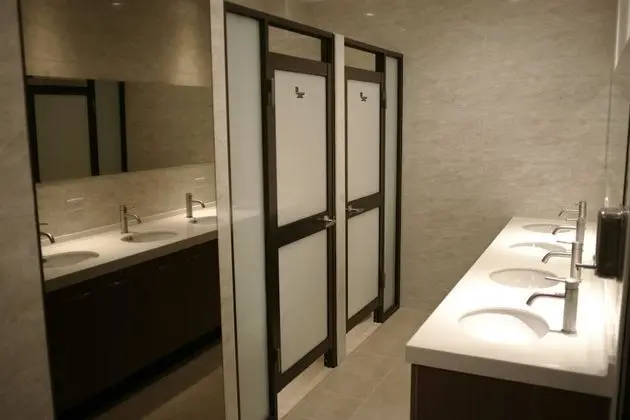 Tek Büyük Yataklı Oda, 1 Çift Kişilik Yatak, Ortak Banyo