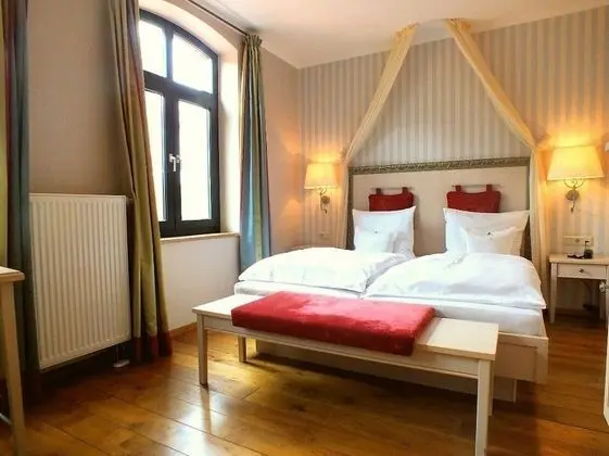 Comfort Tek Büyük Yataklı Oda